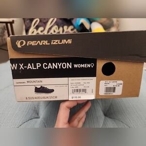 NIB Pearl Izumi Canyon Cycling Shoes Womens Sz. 8.5